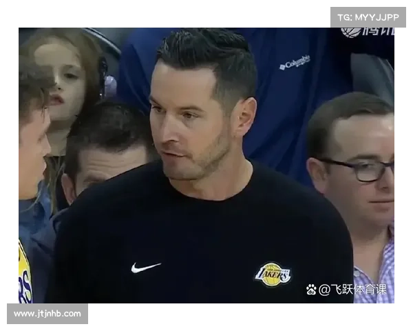 雷迪克称布朗尼自信心强迅速适应职业强度展现出色潜力